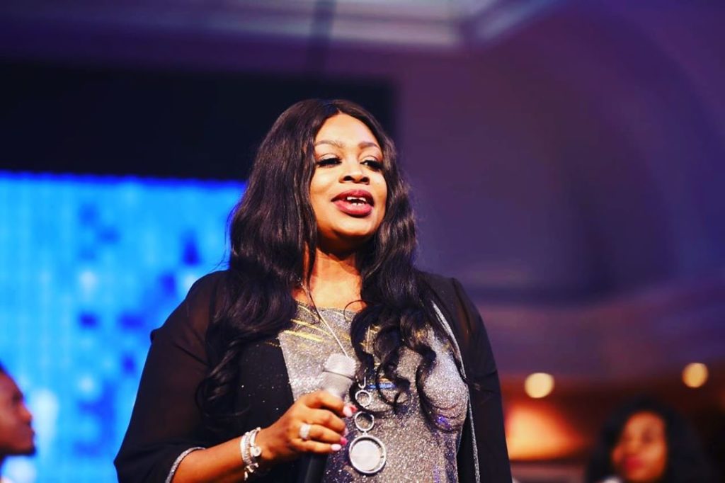 [MUSIC] Sinach – I Fly 