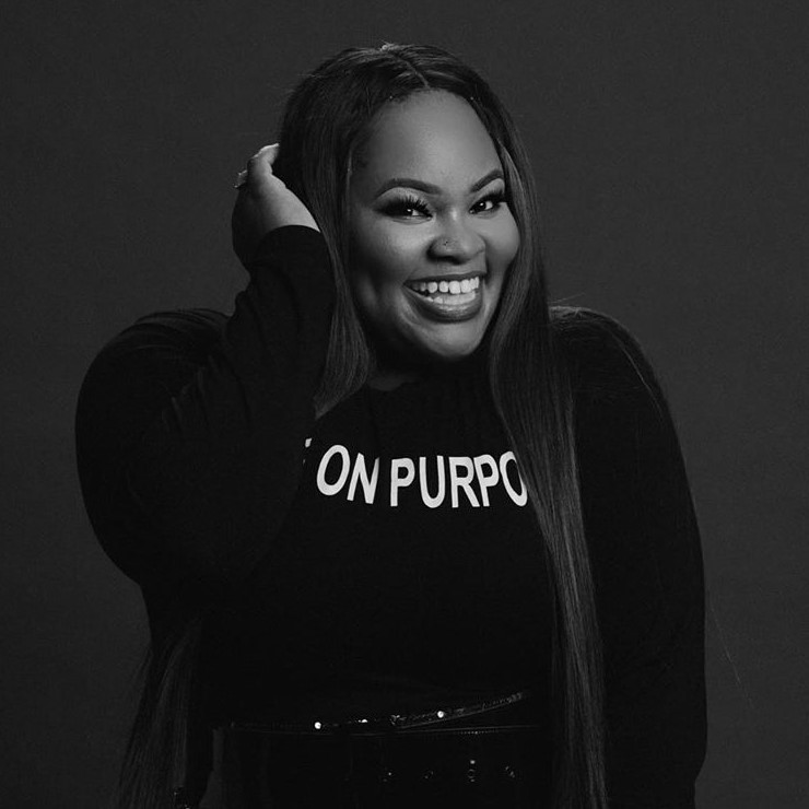 [MUSIC] Tasha Cobbs Leonard - Royalty