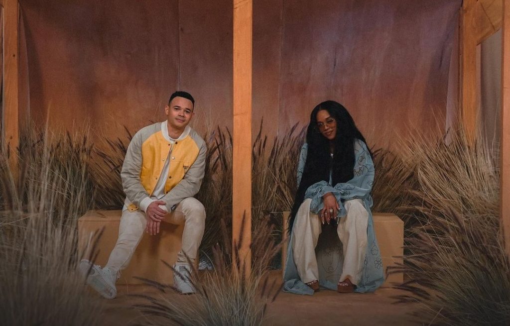 H.E.R. & Tauren Wells - Hold Us Together