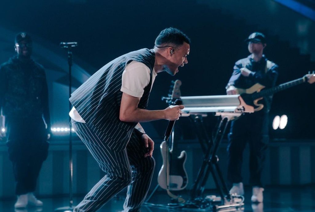 Tauren Wells - Hills and Valleys (Live)