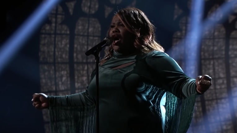 Jershika Maple Powerful Rendition of “God Only Knows” On ‘The Voice’