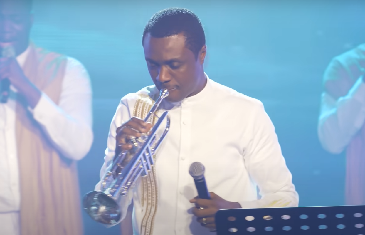 Nathaniel Bassey - Yeshua Hamashiach (Overture)