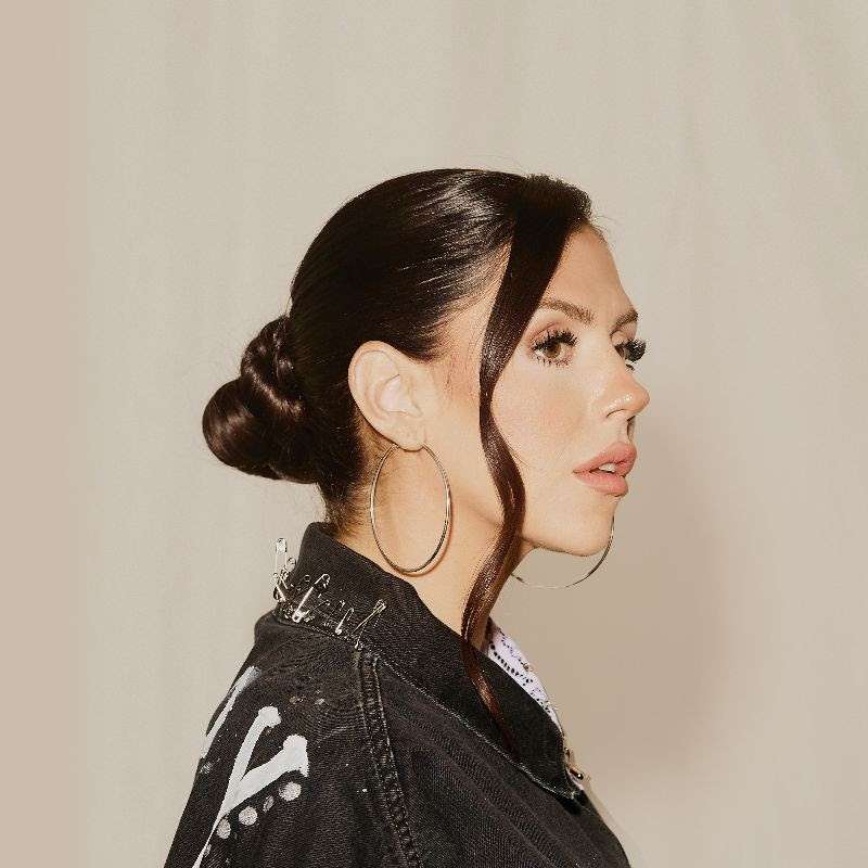 Lizzie Morgan Releases - 'Let the Alabaster Break' 